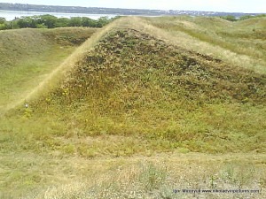 Ров, батареи, дамба, Малая Корениха
