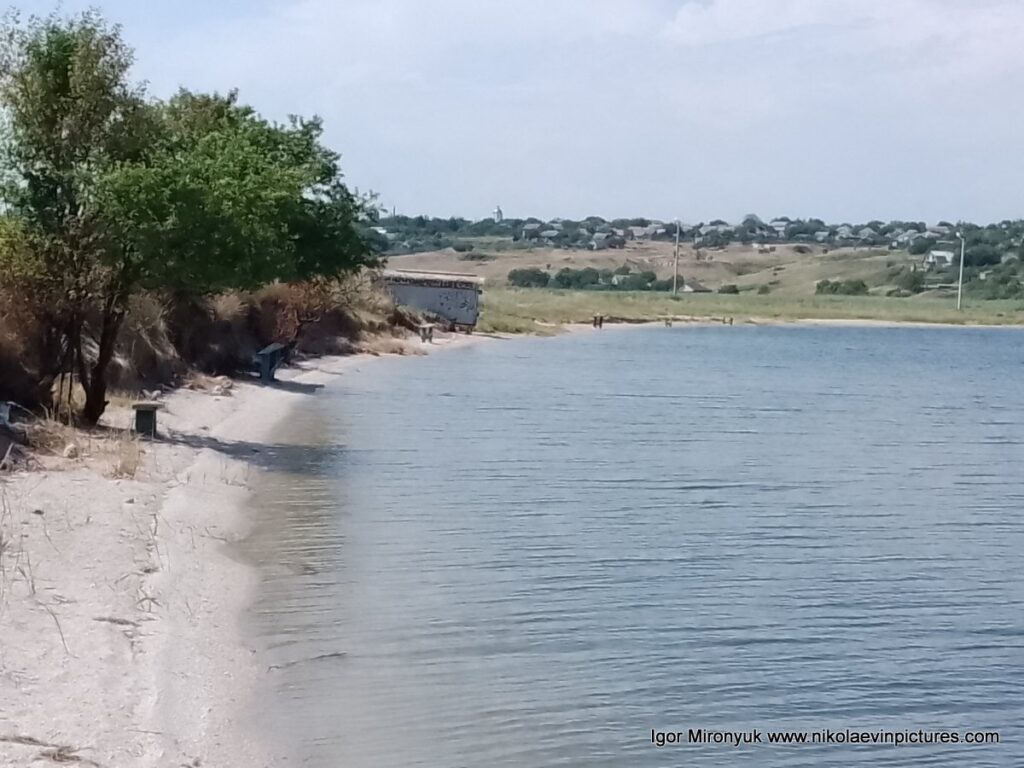 На фото видно Большую Корениху в Николаеве и Бугский лиман.