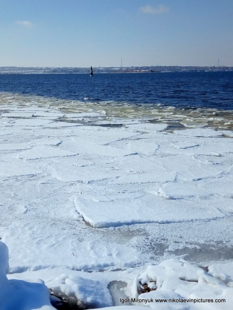 Так выглядит Бугский лиман зимой в Николаеве.