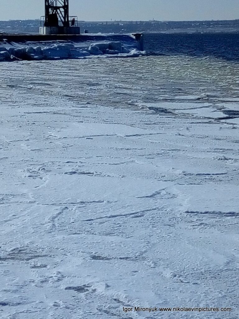 Так выглядит Бугский лиман зимой в Николаеве.