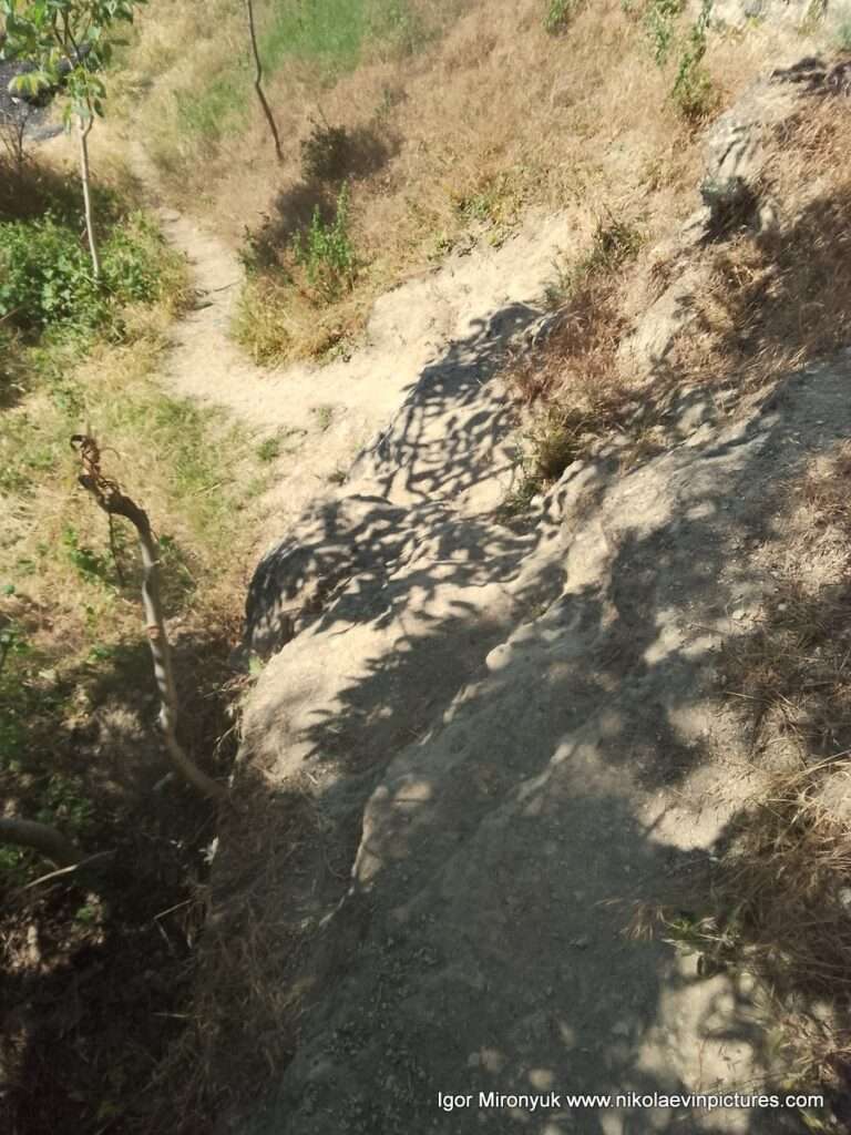 На фото лестница со Скалы 6