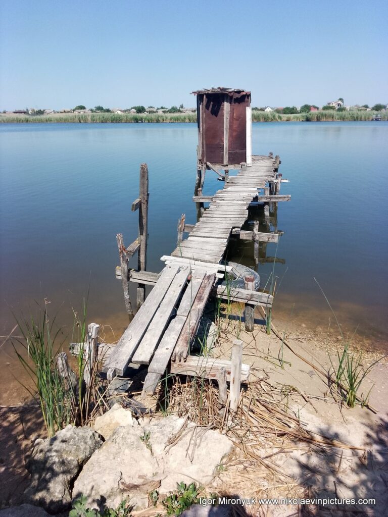 На карте Гугл в Соляных, в Николаеве есть метка "Пирс Валерия Ивановича". Вот этот пирс.