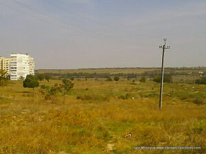 Этот пустырь находится за микрорайоном Северный в Николаеве. Название этого пустыря - Порожнеча.