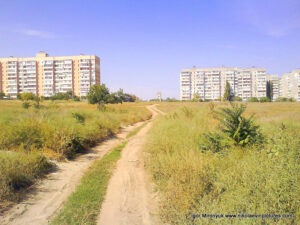 Этот пустырь находится за микрорайоном Северный в Николаеве. Название этого пустыря - Порожнеча.