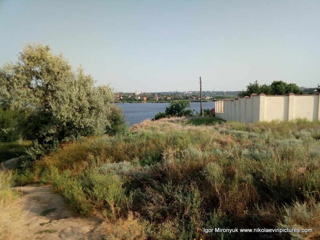 Порожнеча с видом на Ингул и Ракетное Урочище