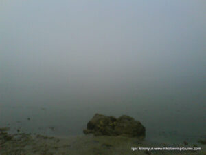 Туман в Порожнече - пустыре за Северным, в Николаеве. Река Ингул протекает мимо Порожнечи.