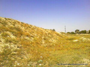 Холмы Порожнечи - пустыря за Северным в Николаеве, днём.