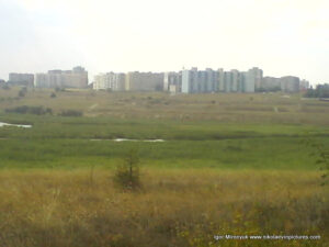 На фото - Порожнеча и Северный, камыши между ними Терновский канал.