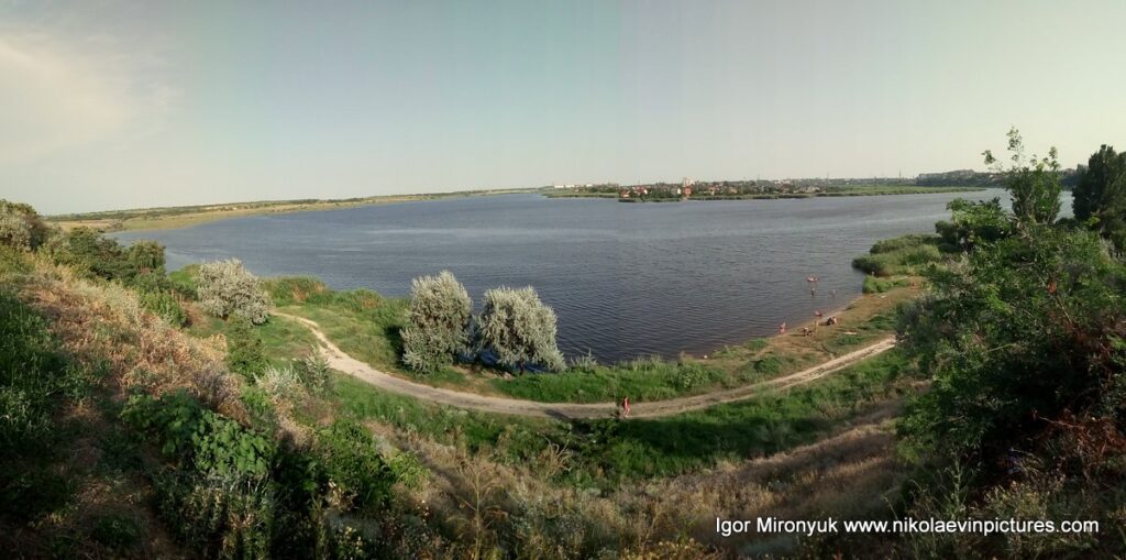 Панорама на зелёный берег Порожнечи, Ингул и Ракетное Урочище в Николаеве.