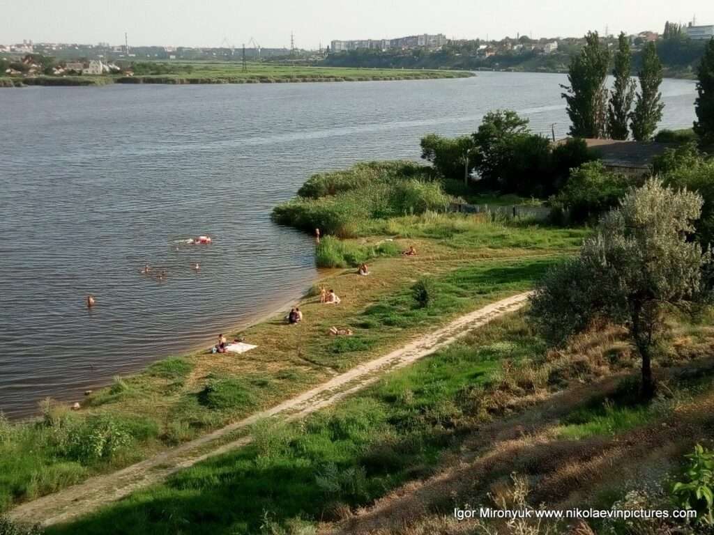 "Зелёный пляж" в Порожнече (Porozhnecha Beach) в Николаеве крупным масштабом.