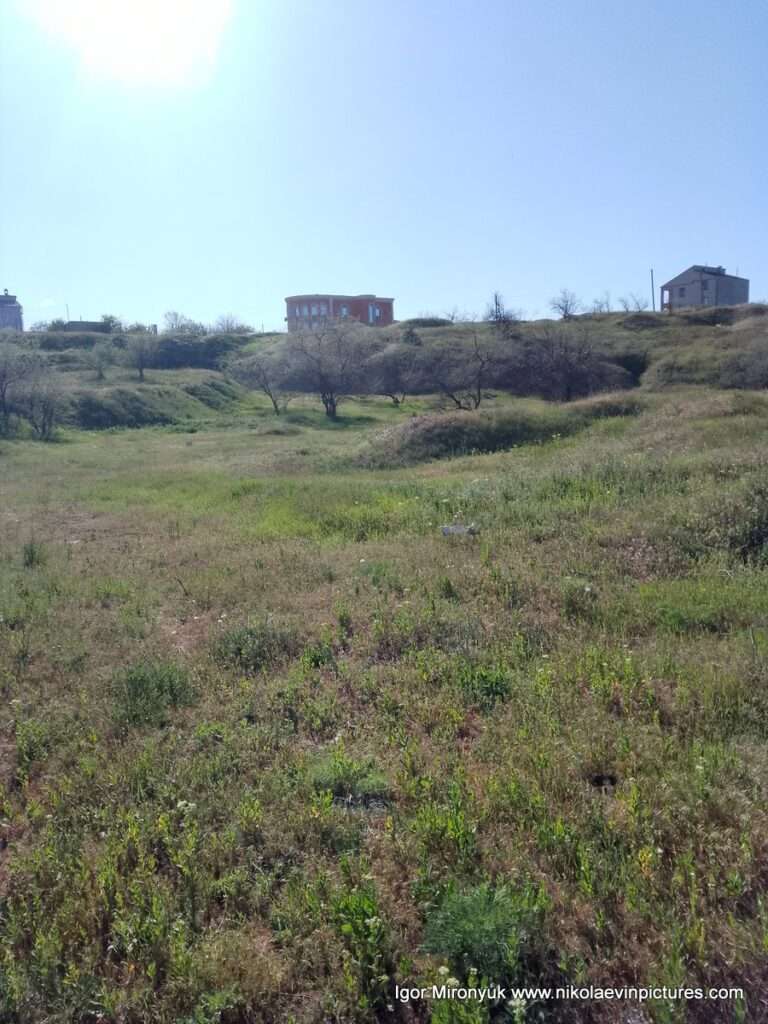 Природные ландшафты Матвеевки также включают и эту долину.