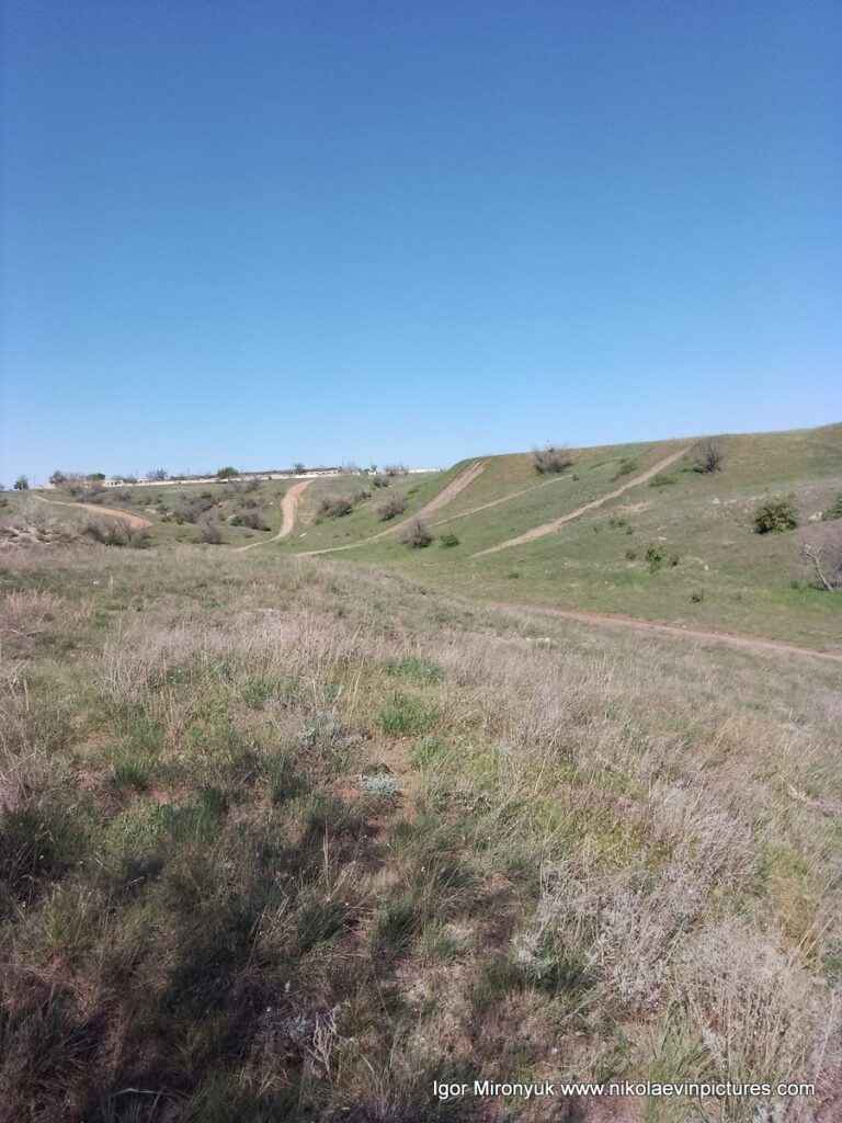 В этой долине находится трасса для внедорожных гонок Matviievka MX Track.