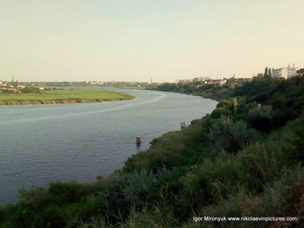 Пейзаж на реку Ингул и Ракетное Урочище.