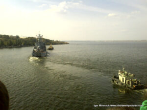 13 Сентября 2009 года - после Дня города, корабль уплывает.