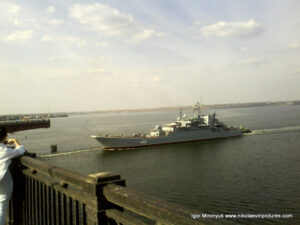 13 Сентября 2009 года - после Дня города, корабль уплывает.