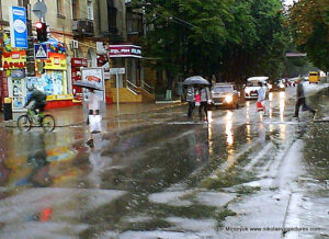 Дождь на Советской, в Николаеве.