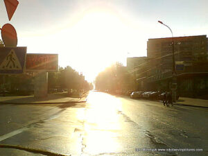 Вышло солнце на смену дождю.