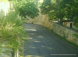 Улица из ракушняка в Николаеве за кораблестроительным заводом. 