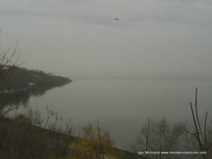 Ингул и Южный Буг во время тумана в Николаеве. Вид с Адмиральской.