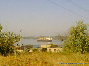 Пароход в лимане.