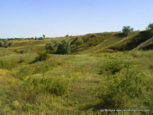 Пустырь Wonderland. Рельеф в Николаеве.