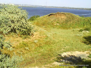 Пустырь Wonderland. Рельеф в Николаеве.