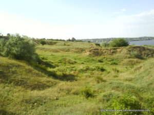 Пустырь Wonderland. Рельеф в Николаеве.