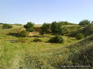 Пустырь Wonderland. Рельеф в Николаеве.