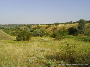 Пустырь Wonderland. Рельеф в Николаеве.