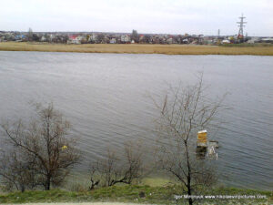 Фото реки Ингул и Ракетного Урочища с Улицы Скалистой в Николаеве.