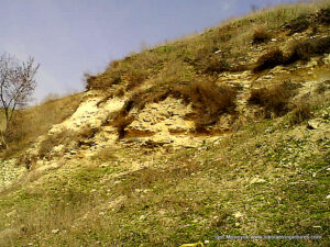 Скалы в Соляных