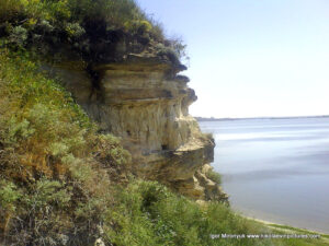 Скалы в Соляных