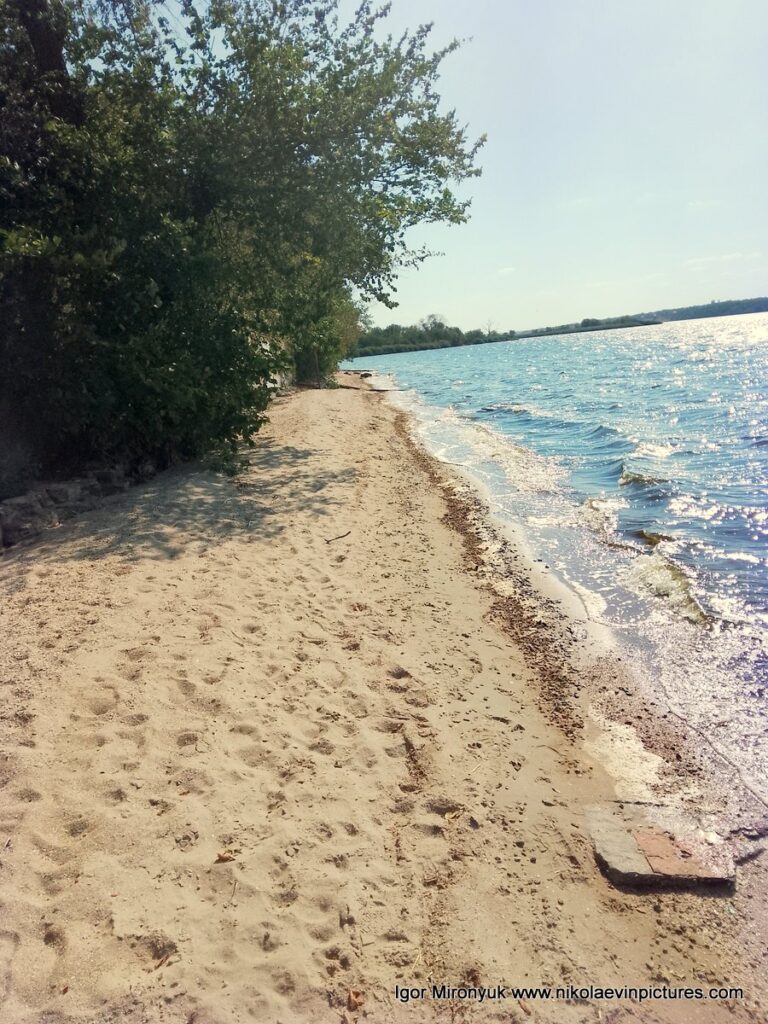 Пляж на Леваневцев в Николаеве.